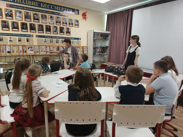 Урок Мужества «Солдаты из песни».